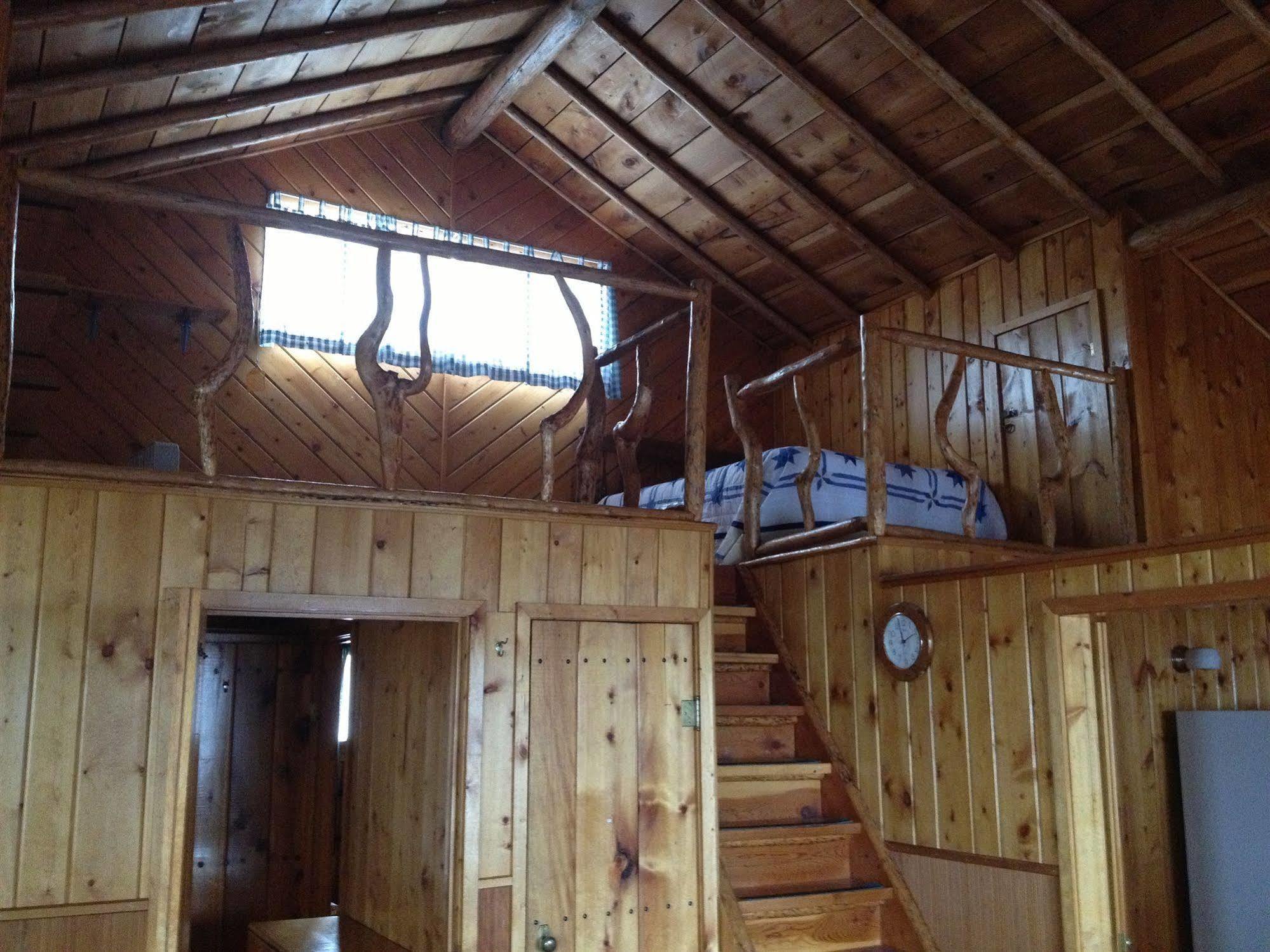 Drift Lodge Moose Bay Cabins Айлънд Парк Екстериор снимка